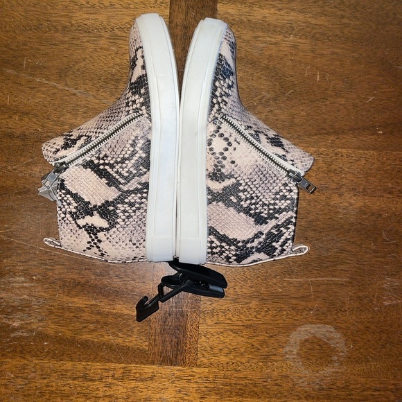 Time & Tru Bootie Sneakers - Picture 5 of 9